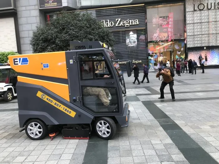 NanboC200 Fully Enclosed Road Sweeper serving commercial streets