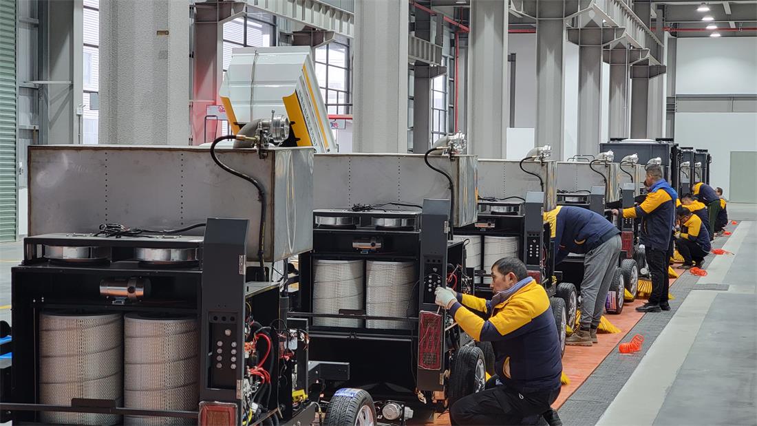 Nanbo production line — large new-energy sanitation vehicle workshop with smart assembly